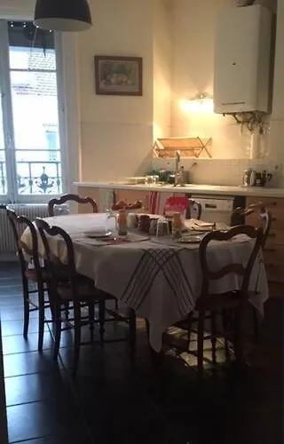 Bed and breakfast Berges Du Rhone/ Avec Balcon